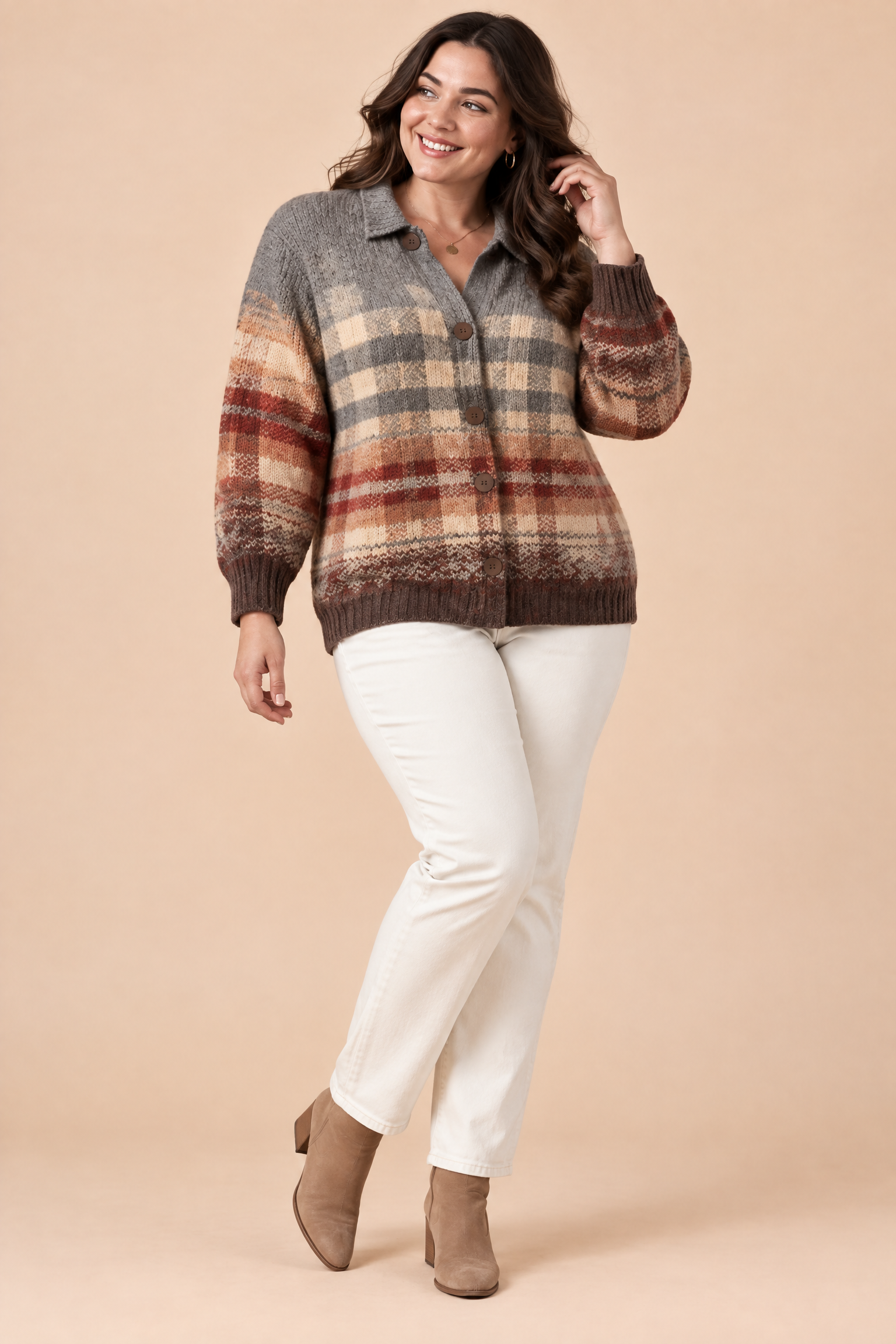 Gilet marron à carreaux avec col | Porté sur une silhouette plus ronde | Lounelle Paris