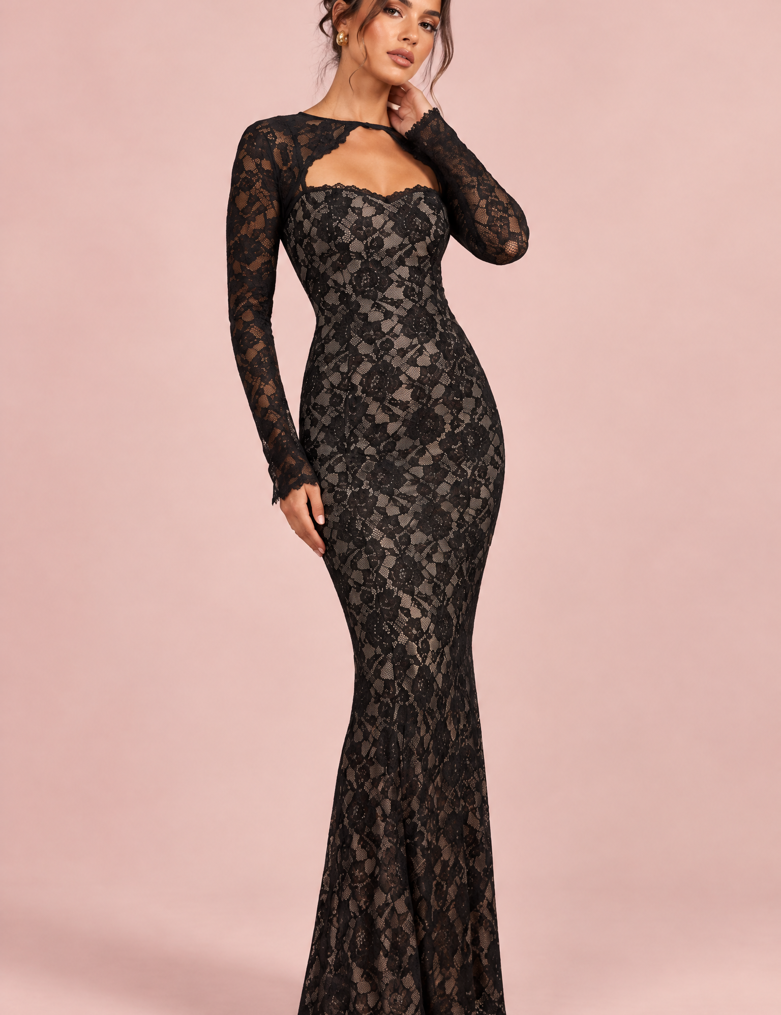 Robe longue en dentelle noire à décolleté cœur | Vue de face | Lounelle Paris