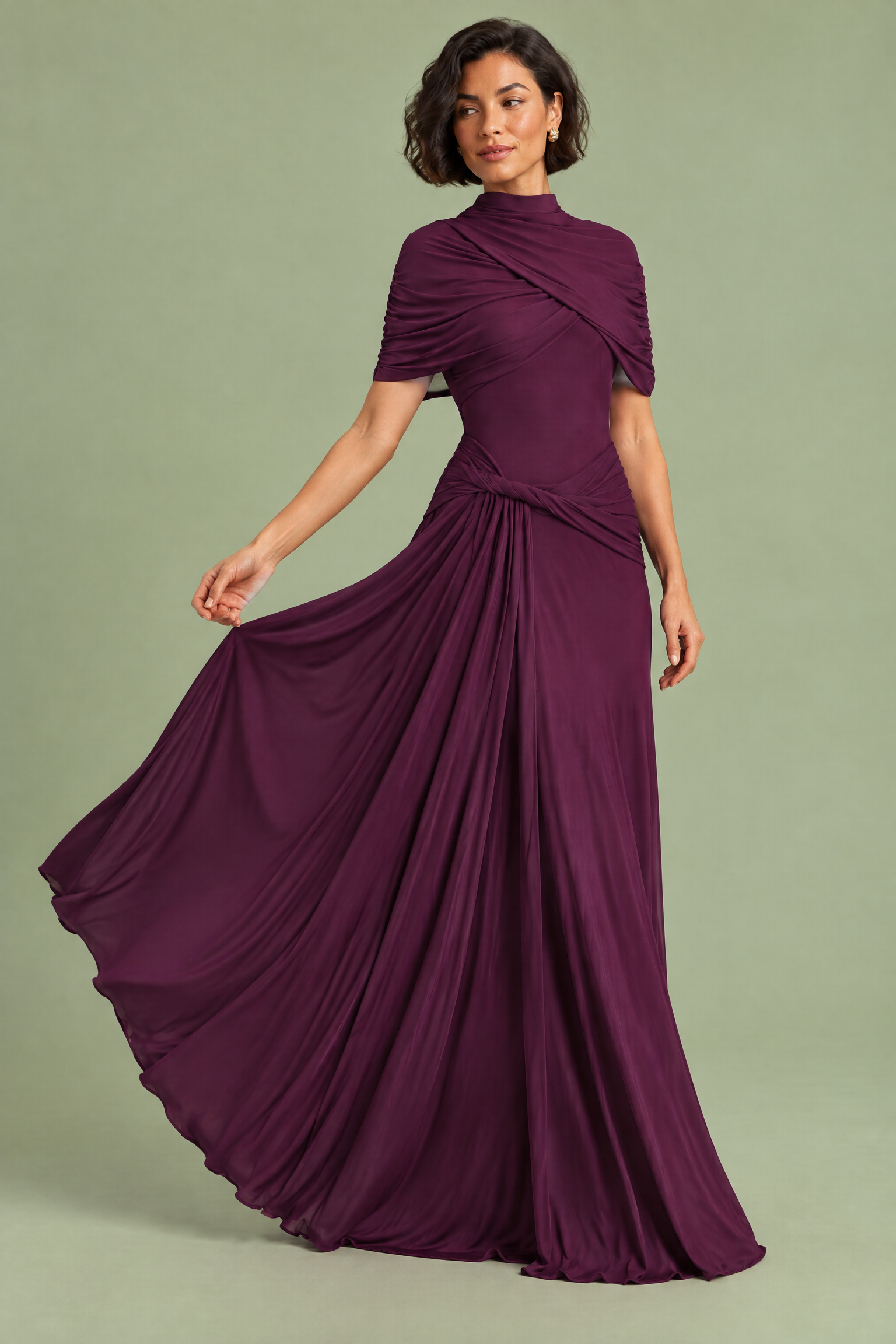 Robe longue violette à col montant et manches courtes façon cape | Vue en mouvement | Lounelle Paris