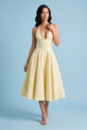 Robe midi jacquard à encolure dos nu jaune | Vue en mouvement | Lounelle Paris