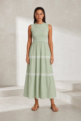 Robe longue rayée smockée