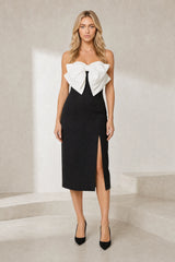 Robe noire à nœud fendue